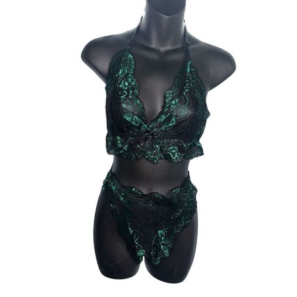 NEW WITH TAGS TWO PIECE sexy black and green Lacey Lingerie size large - Picture 1 of 7